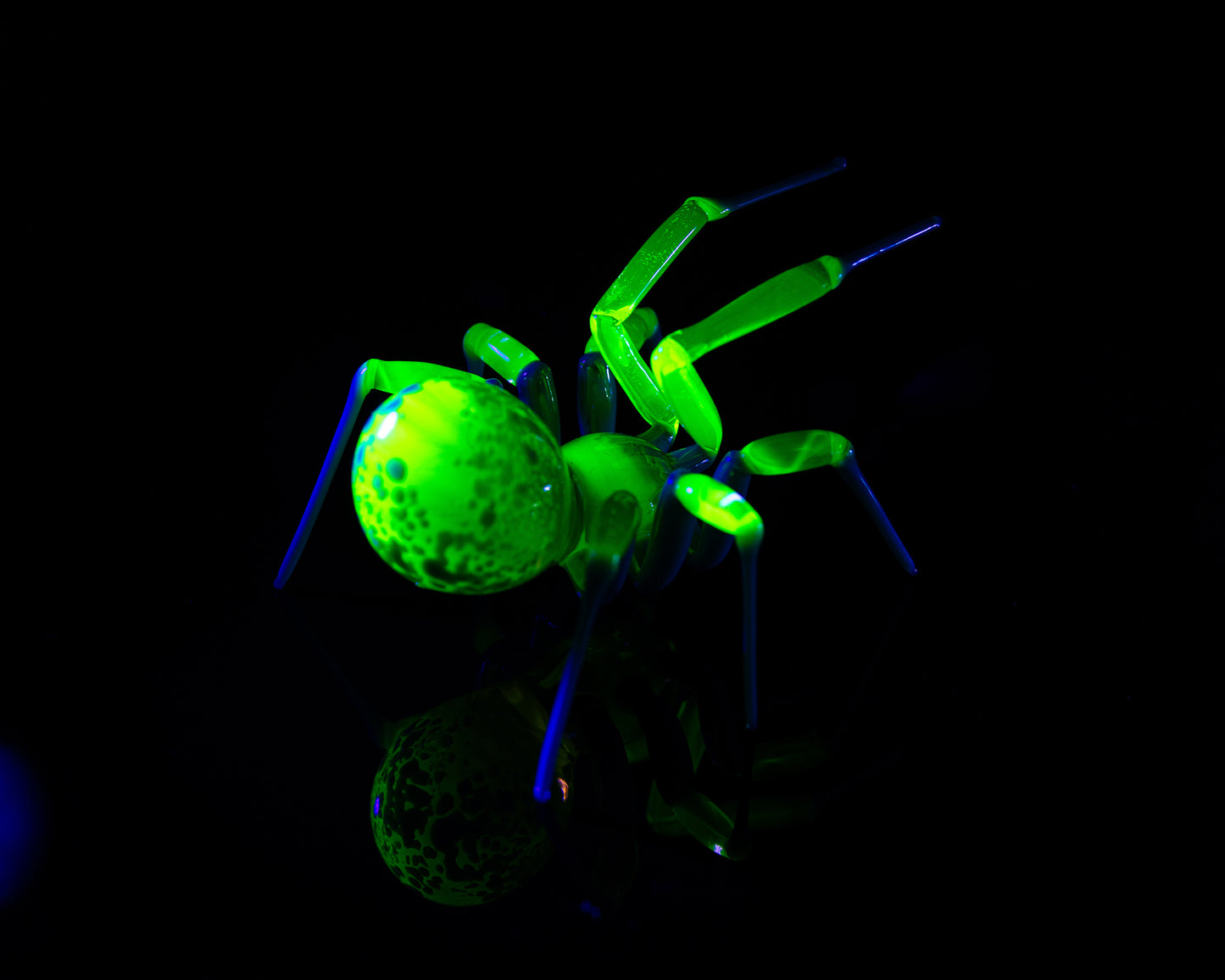 Bronze Blue Orange Uranium Glass Spider Figurine – Miniature Insect – Sci-Fi Glow in the Dark Sculpture – Handmade Lampwork