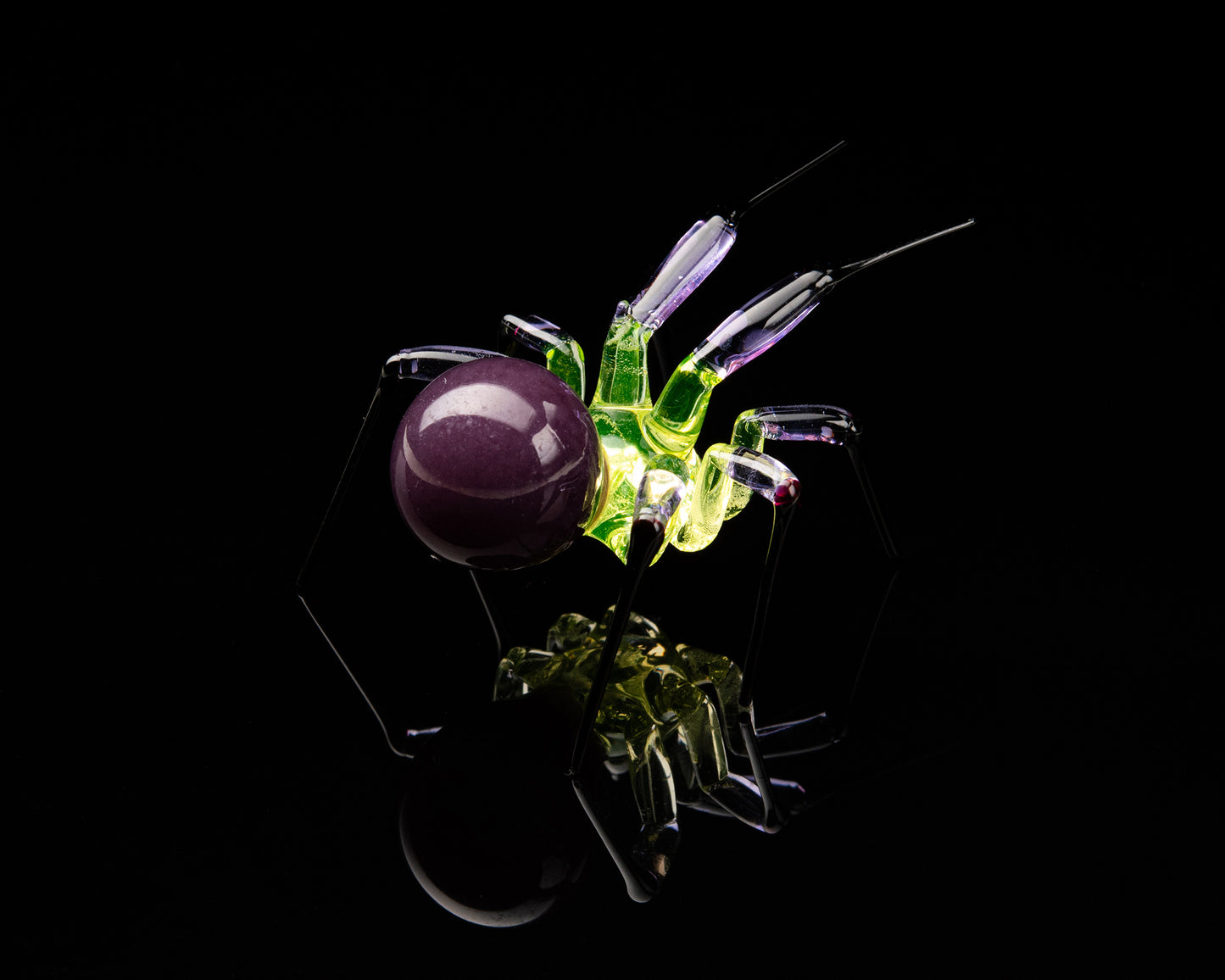 Purple Green Black Uranium Glass Spider Figurine – Miniature Insect – Sci-Fi Glow in the Dark Sculpture – Handmade Lampwork
