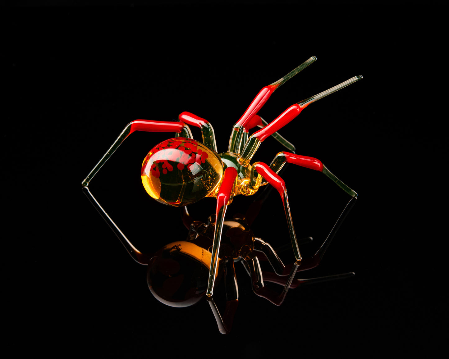 Bronze Red Uranium Glass Spider Figurine – Miniature Insect – Sci-Fi Glow in the Dark Sculpture – Handmade Lampwork