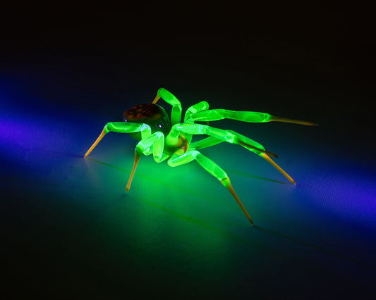 Handmade Uranium Glass Spider Figurine – Green Glowing UV Sculpture