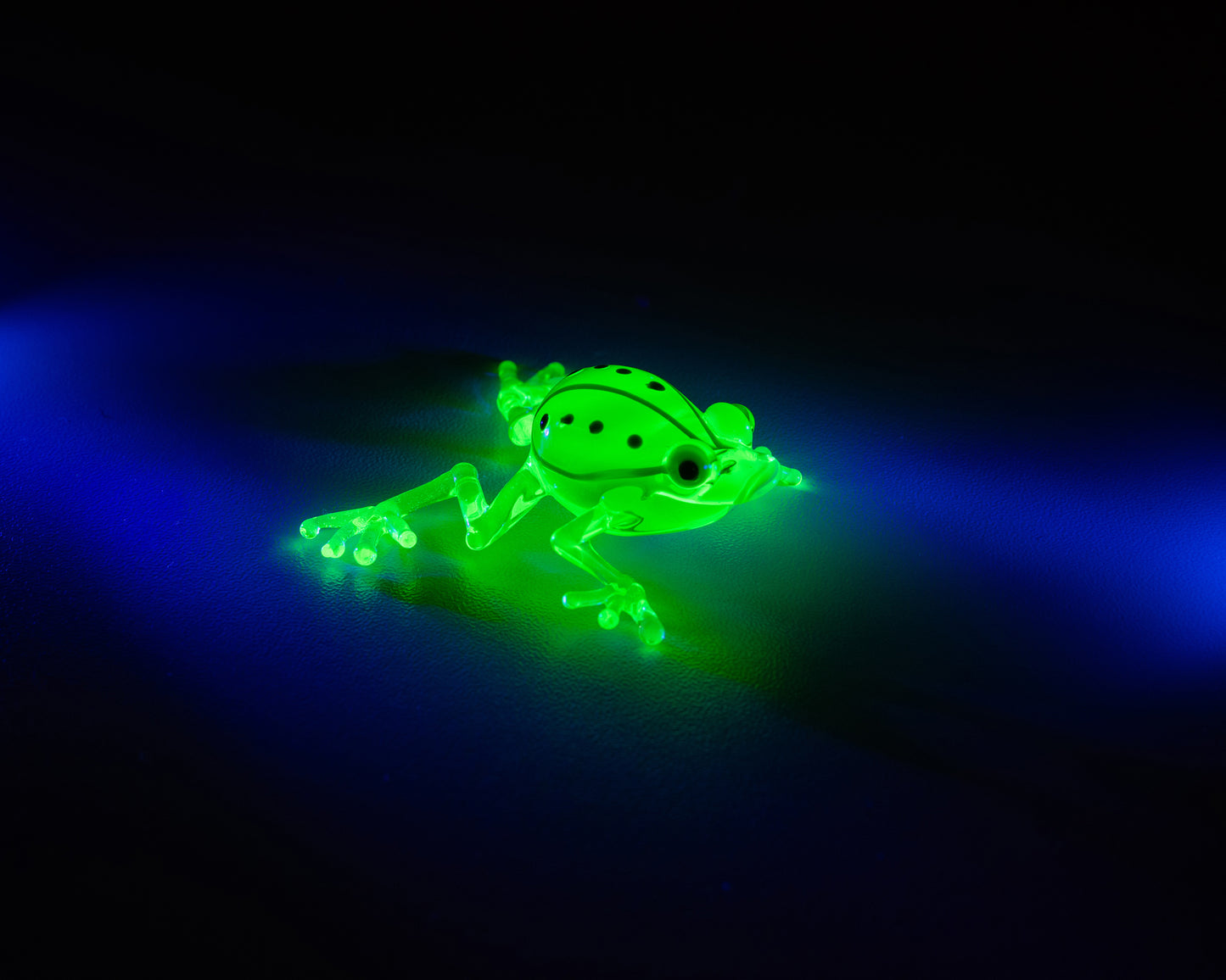 Uranium Glass Frog Figurine – Handmade Lampwork UV Reactive Art