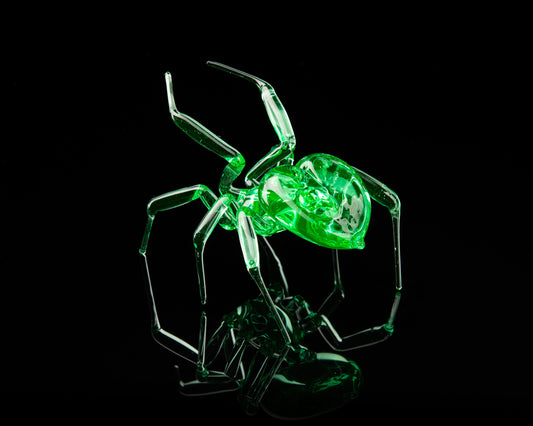 Deep Green Uranium Glass Spider Figurine – Miniature Insect – Sci-Fi Glow in the Dark Sculpture – Handmade Lampwork