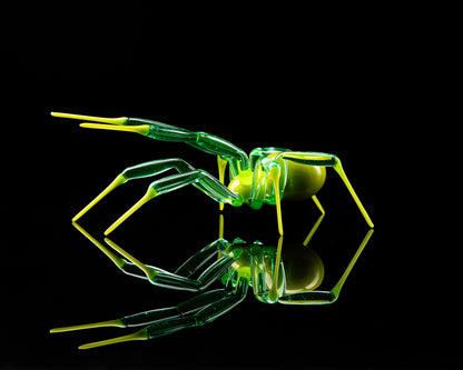 Handmade Uranium Glass Spider Figurine – Green Glowing UV Sculpture