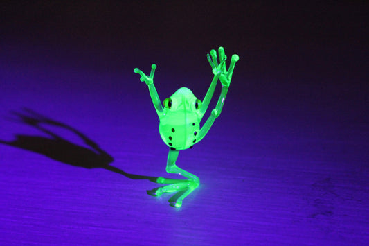 Uranium Glass Frog Hand-Blown Collectible Figurine Blown Uranium Vaseline Glass Figurine Frog necklace Glass UV Miniature