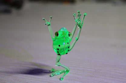 Uranium Glass Frog Hand-Blown Collectible Figurine Blown Uranium Vaseline Glass Figurine Frog necklace Glass UV Miniature