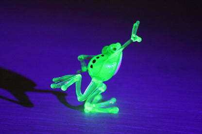 Uranium Glass Frog Hand-Blown Art Collectible Figurine Blown Uranium Vaseline Glass Figurine Frog necklace Glass UV Miniature