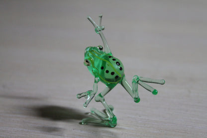 Uranium Glass Frog Hand-Blown Art Collectible Figurine Blown Uranium Vaseline Glass Figurine Frog necklace Glass UV Miniature