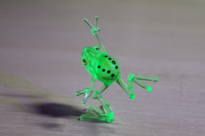Uranium Glass Frog Hand-Blown Art Collectible Figurine Blown Uranium Vaseline Glass Figurine Frog necklace Glass UV Miniature