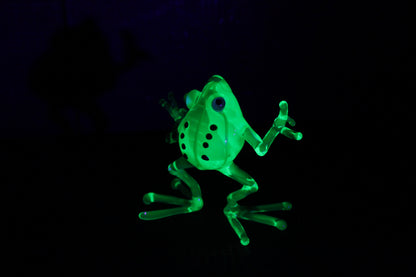 Green Uranium Glass Frog Hand-Blown Collectible Figurine Blown Uranium Vaseline Glass Figurine Frog necklace Glass UV Miniature Glass Frog