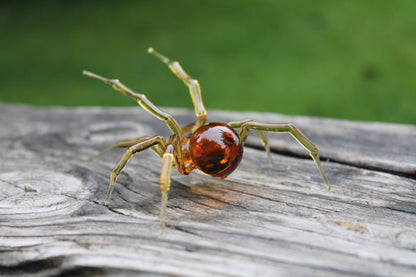 Intricately Designed Glass Spider Mini Figurine for Decoration