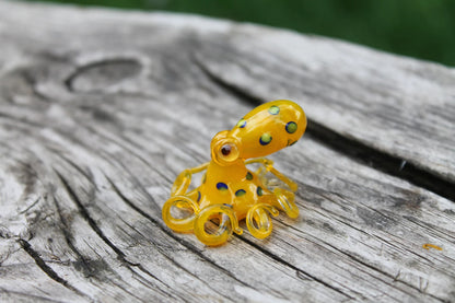 Handmade Yellow Glass Octopus Figurine With Colorful Spots Sea Art 3cm