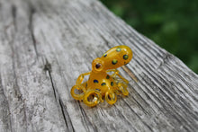 Load image into Gallery viewer, Detailed Miniature Handmade Glass Octopus Figurine, a Precise and Realistic Glass Sculpture
