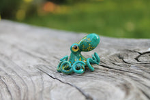 Load image into Gallery viewer, Radiant Miniature Handmade Glass Octopus Model, a Bright and Shining Decorative Piece
