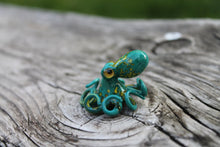 Load image into Gallery viewer, Radiant Miniature Handmade Glass Octopus Model, a Bright and Shining Decorative Piece
