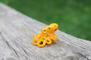 Eye-catching Miniature Murano Glass Octopus Sculpture, Handcrafted with a Stunning Color Palette