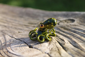 Green Artistic Miniature Handmade Glass Octopus Figurine, a Beautiful and Creative Glass Art Piece