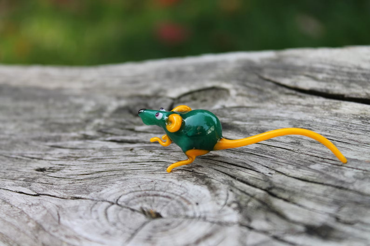 Green And Yellow Glass Rat Figurine – Handcrafted Murano Miniature