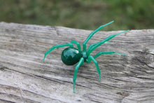 Load image into Gallery viewer, Glass Spider - Art Glass Sculpture Spider - Emerald Spider
