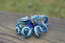 Load image into Gallery viewer, Blown Glass Octopus glass figurine Octopus Glass Ocean Octopus Kraken Glass Octopus Figurine
