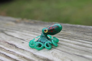 Green Red Miniature Handmade Glass Octopus Figurine, a Beautiful and Creative Glass Art Piece