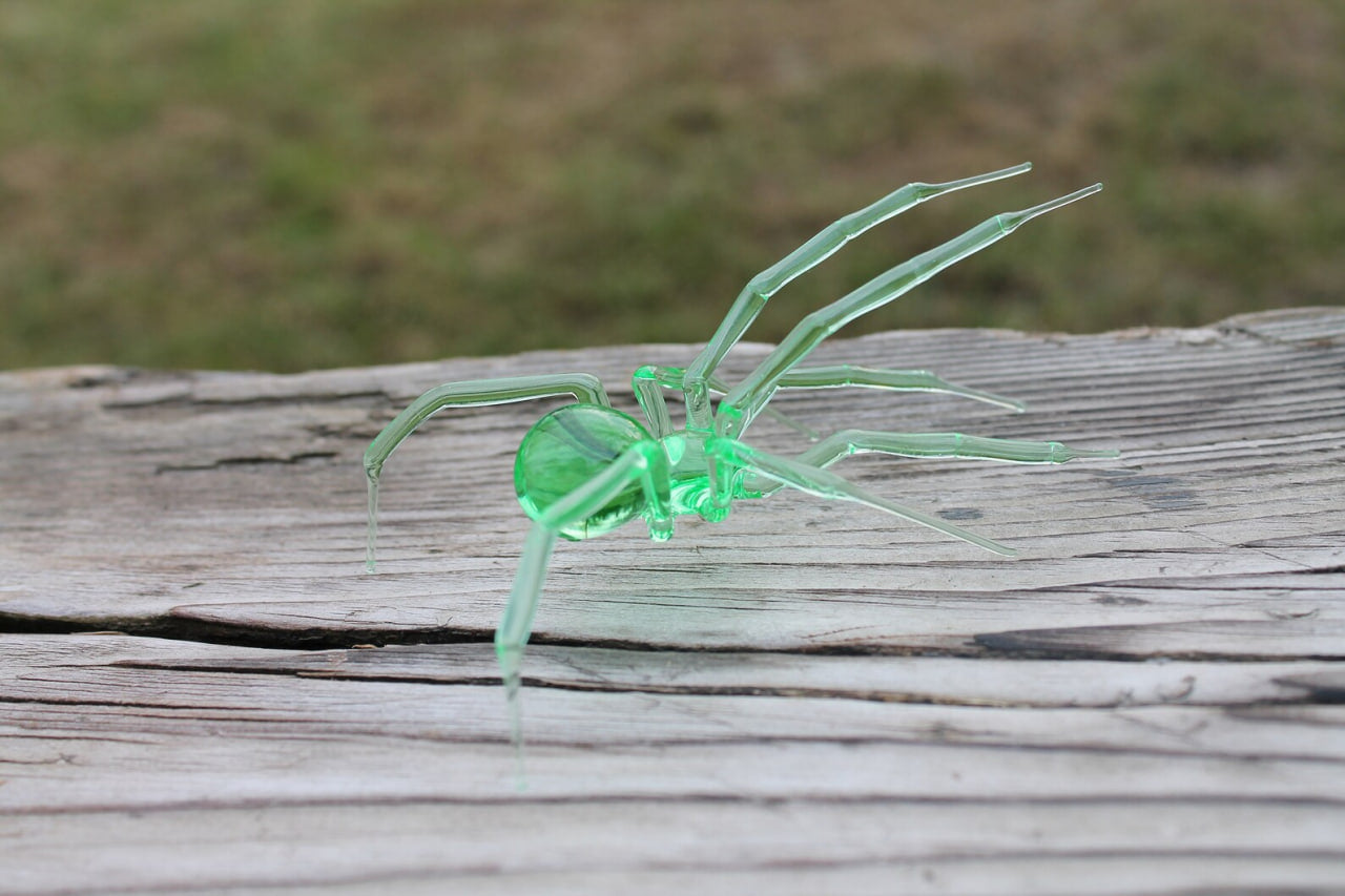 Glowing Uranium Glass Spider Figurine – Handmade UV Reactive Art