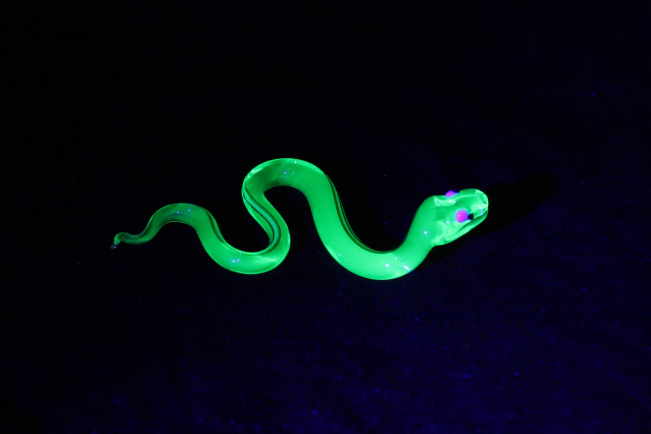 Neon Green Snake Figurine in Uranium Glass – Unique UV Decor