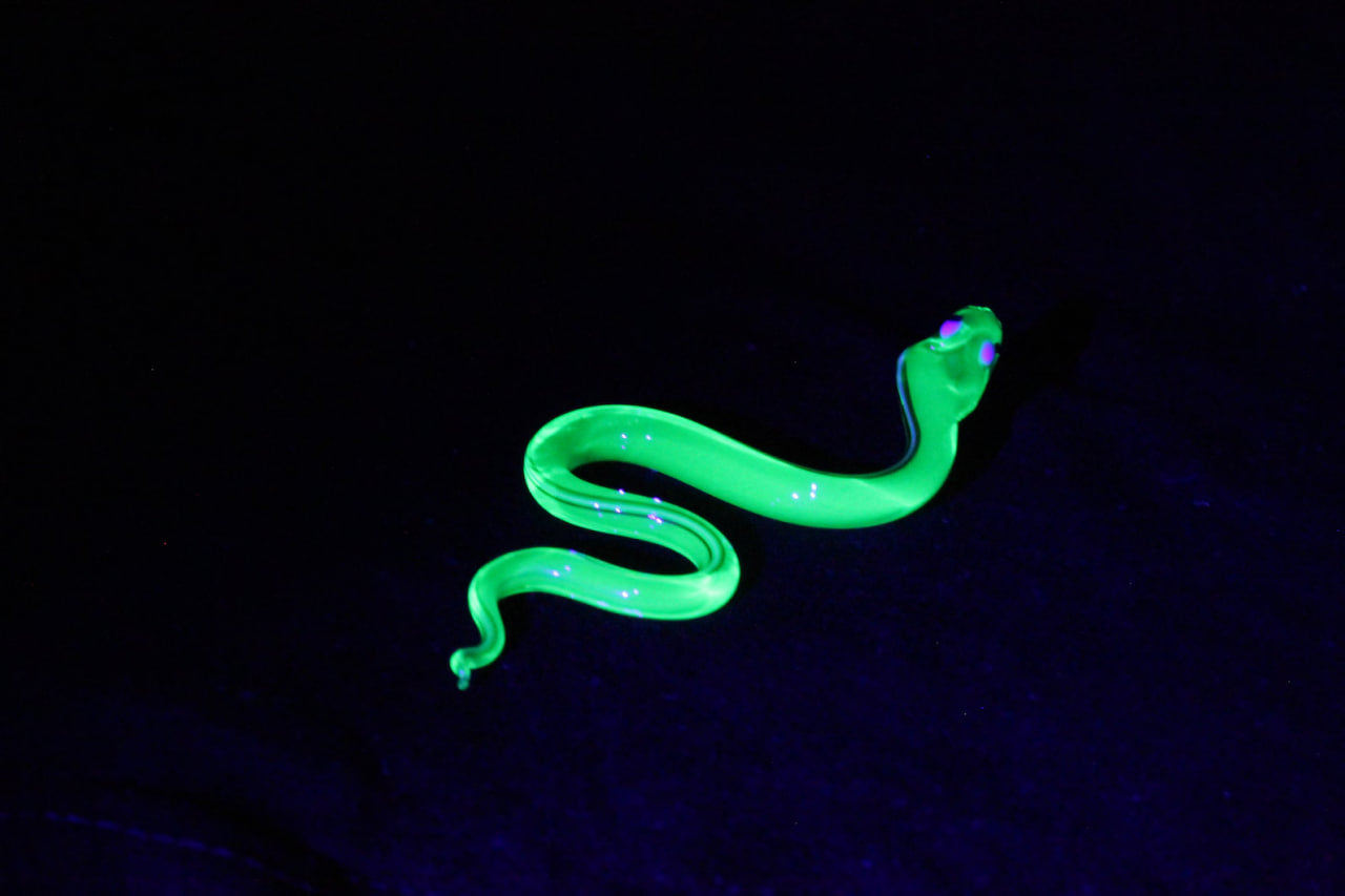 Neon Green Snake Figurine in Uranium Glass – Unique UV Decor
