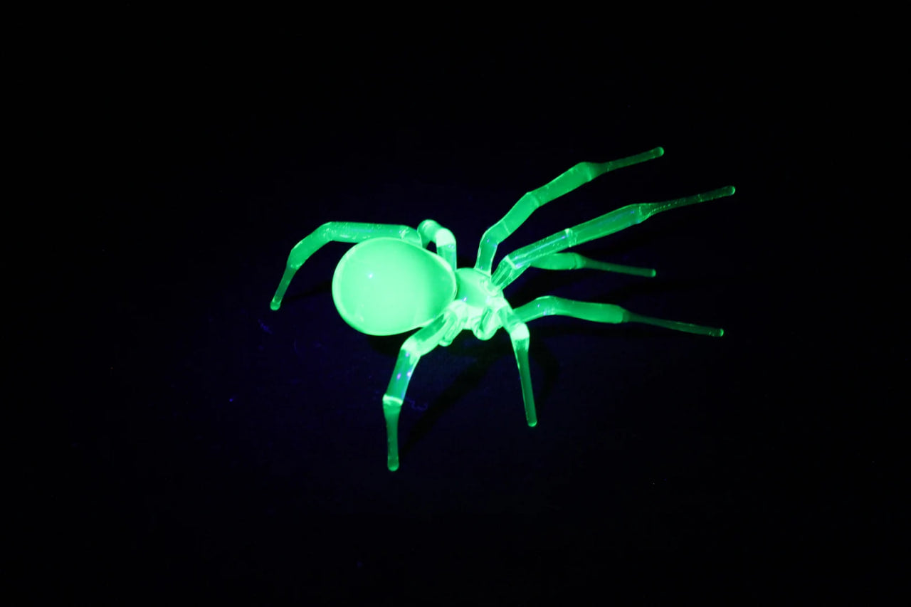 Luminous Uranium Glass Spider Figurine – UV Reactive Decor