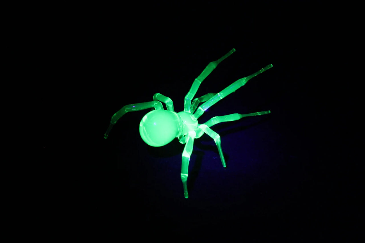 Luminous Uranium Glass Spider Figurine – UV Reactive Decor
