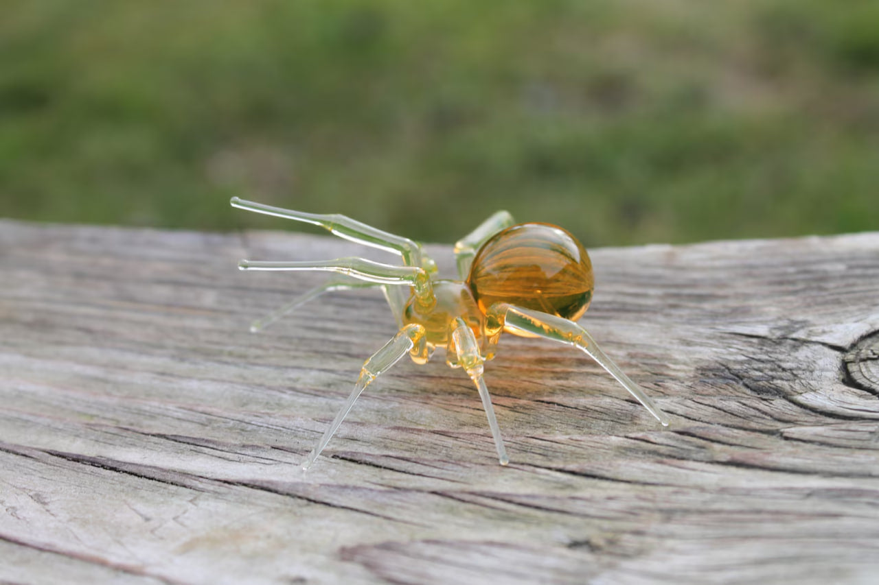 Handmade Spider Figurine – Uranium Glass Art that Glows