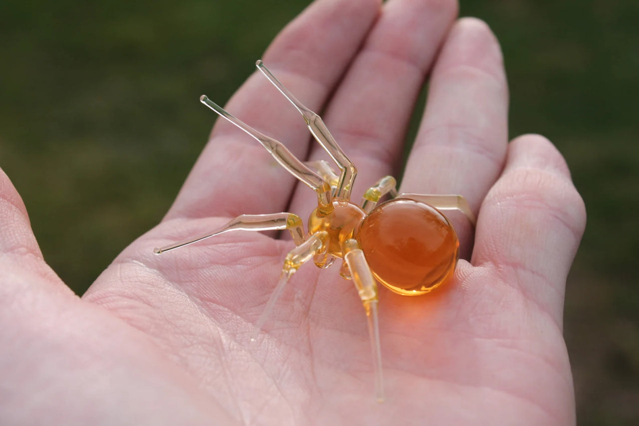 Handmade Spider Figurine – Uranium Glass Art that Glows