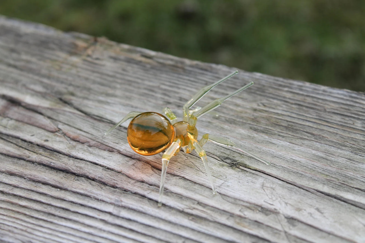 Handmade Spider Figurine – Uranium Glass Art that Glows