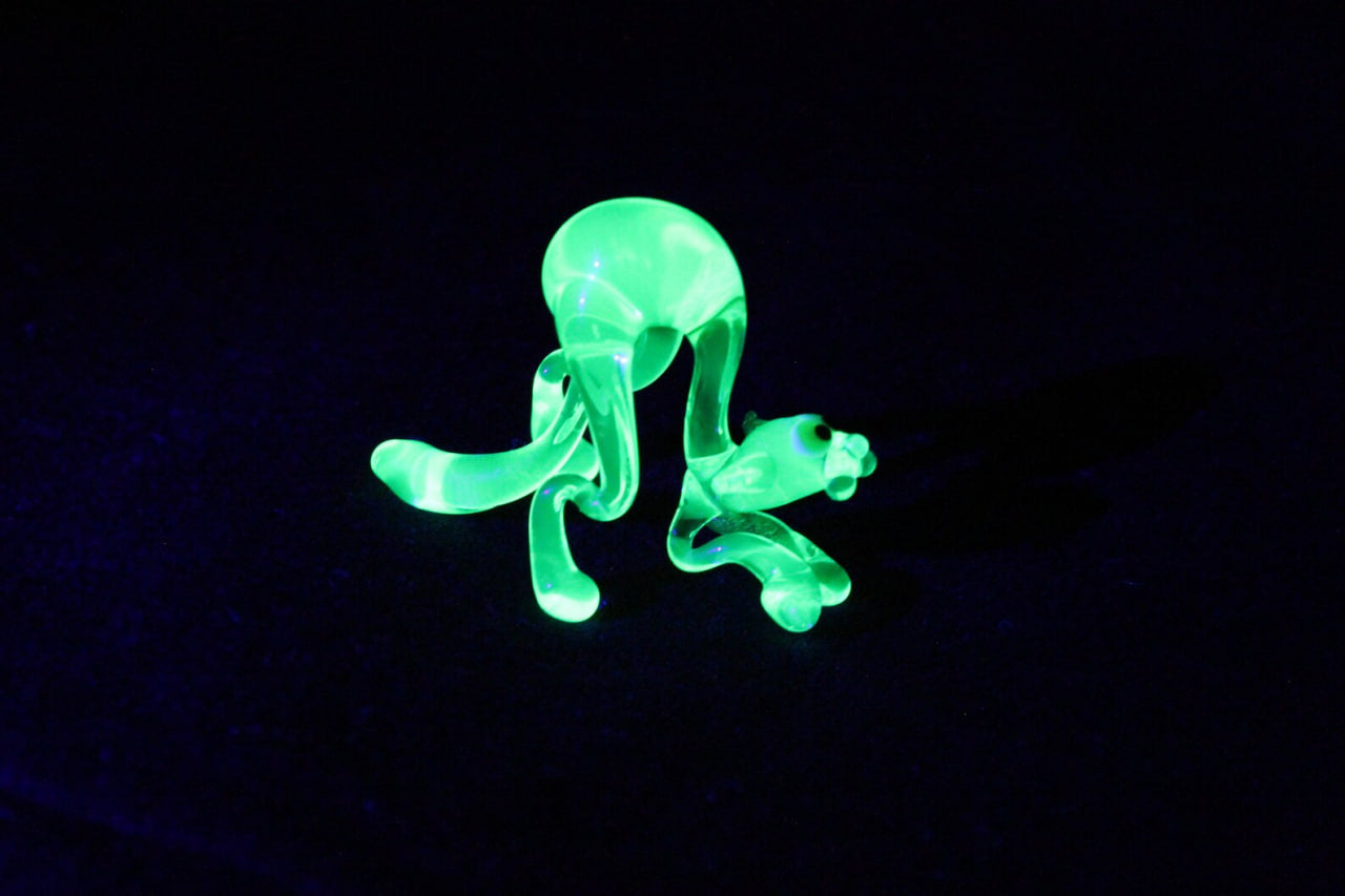Glowing Green Cat Figurine – Uranium Glass Miniature