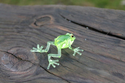 Handcrafted Luminous Frog – Uranium Glass Collectible