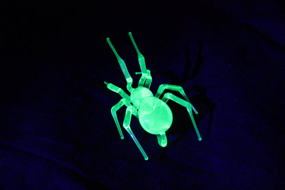 Fantasy Spider Pendant – Luminous Uranium Glass Jewelry