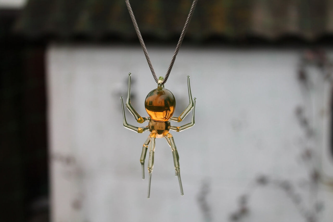Glowing Uranium Glass Spider Pendant – Handmade UV Necklace