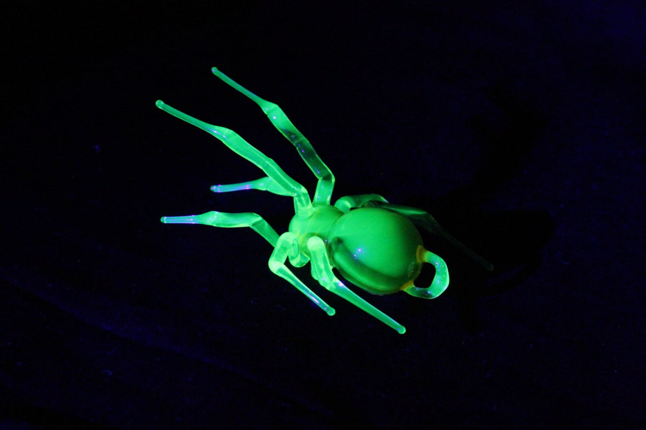 Glowing Uranium Glass Spider Pendant – Handmade UV Necklace