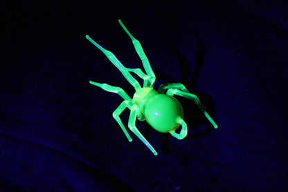 Glowing Uranium Glass Spider Pendant – Handmade UV Necklace