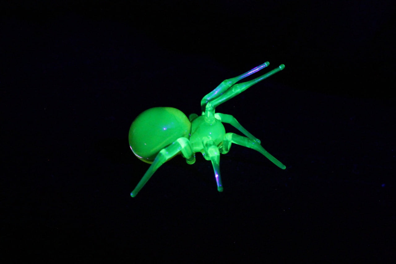 Tiny Glowing Spider Figurine – Uranium Glass Miniature Art