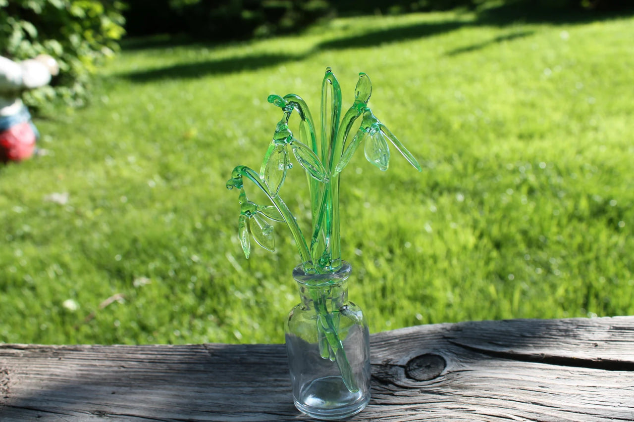 Uranium Glass Snowdrops Sculpture – Glowing Lampwork Flowers – Handmade Glass Bouquet