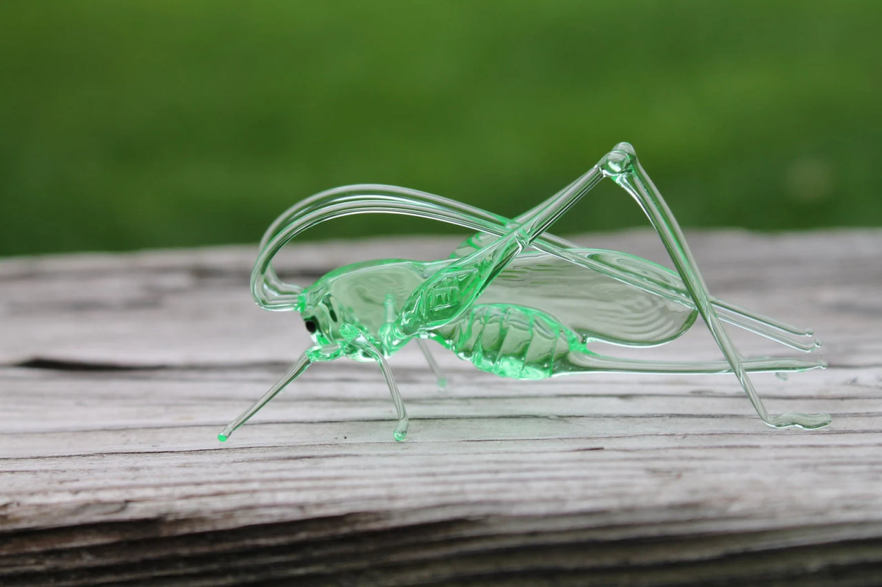 Uranium Glass Grasshopper Figurine – Glowing Handmade Insect Sculpture