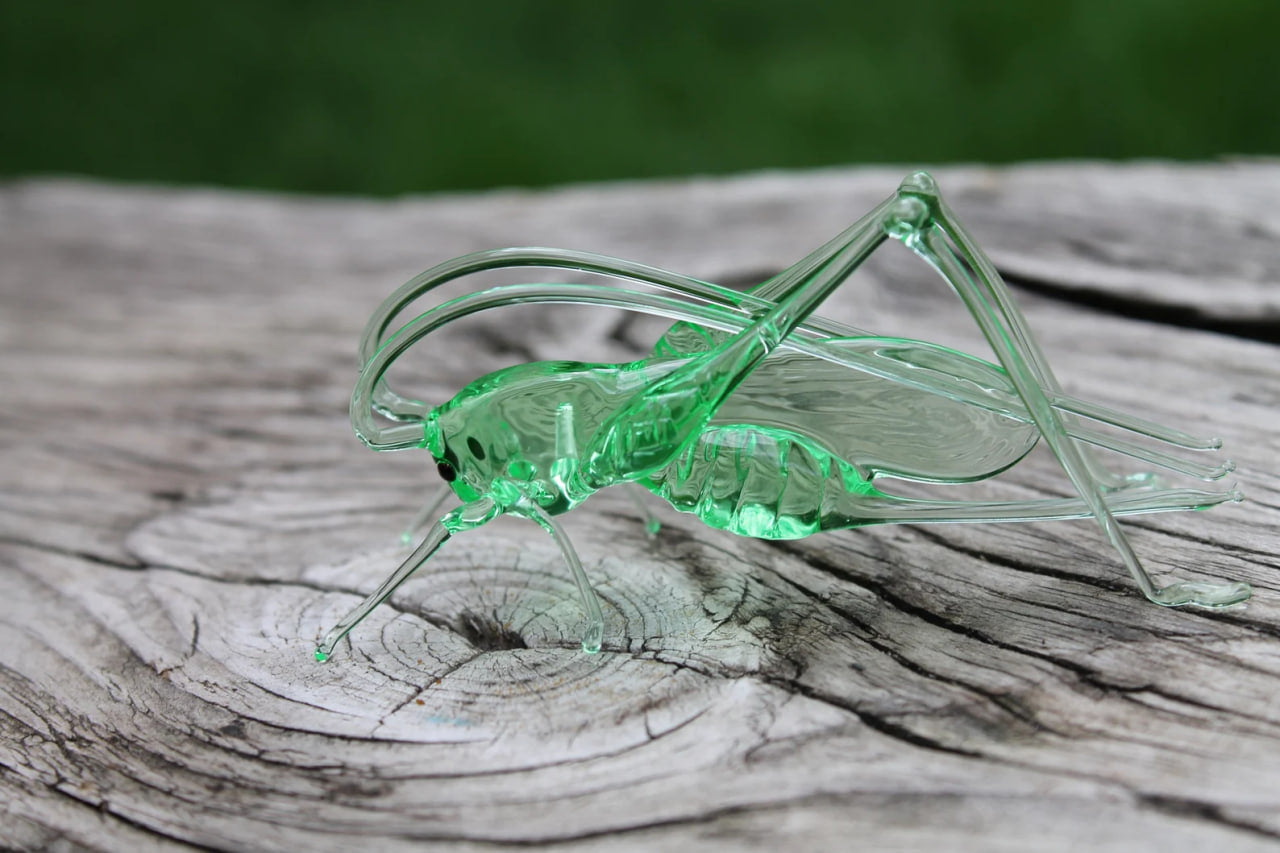 Uranium Glass Grasshopper Figurine – Glowing Handmade Insect Sculpture