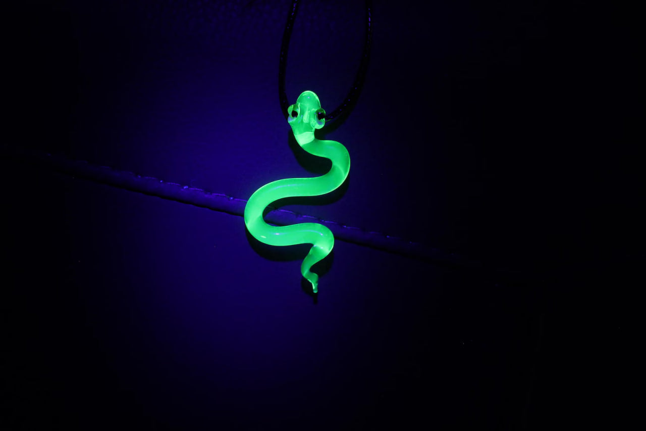 Glowing Snake Pendant – Uranium Glass Necklace for UV Light