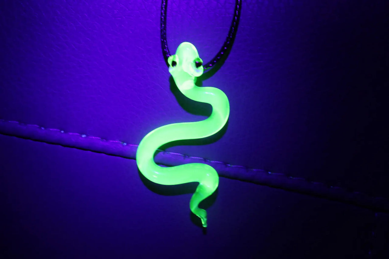 Glowing Snake Pendant – Uranium Glass Necklace for UV Light