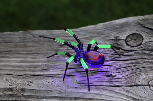 Colorful UV Reactive Spider Figurine – Uranium Glass Art