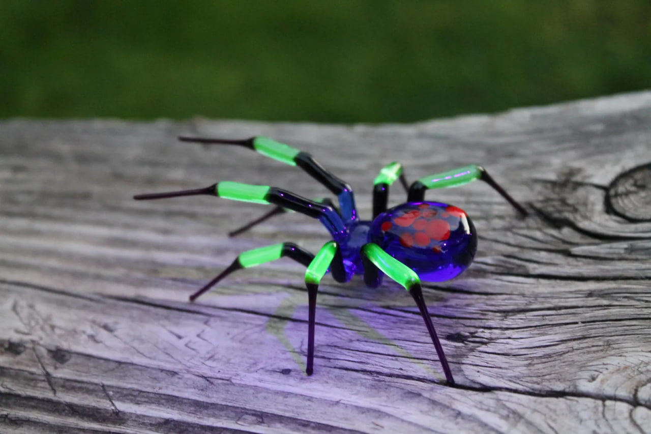 Colorful UV Reactive Spider Figurine – Uranium Glass Art