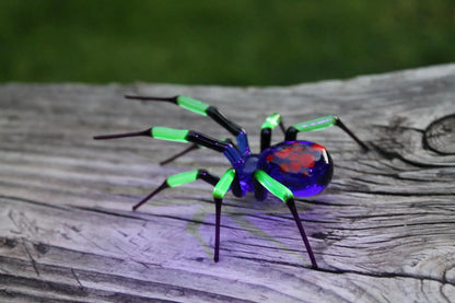 Colorful UV Reactive Spider Figurine – Uranium Glass Art