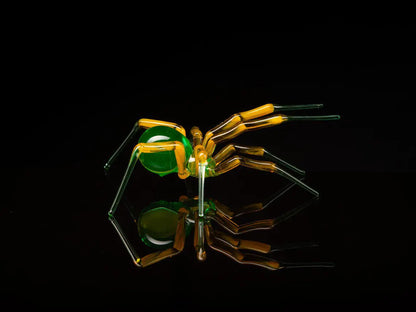 Uranium Glass Spider Figurine – Glowing Lampwork Sculpture, UV Reactive