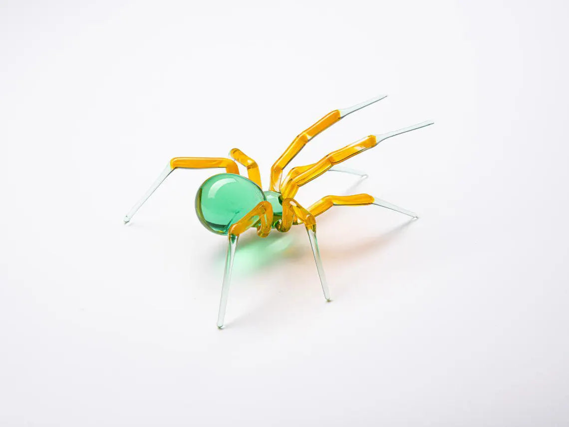Handmade Uranium Glass Spider Figurine – Green Glowing UV Sculpture