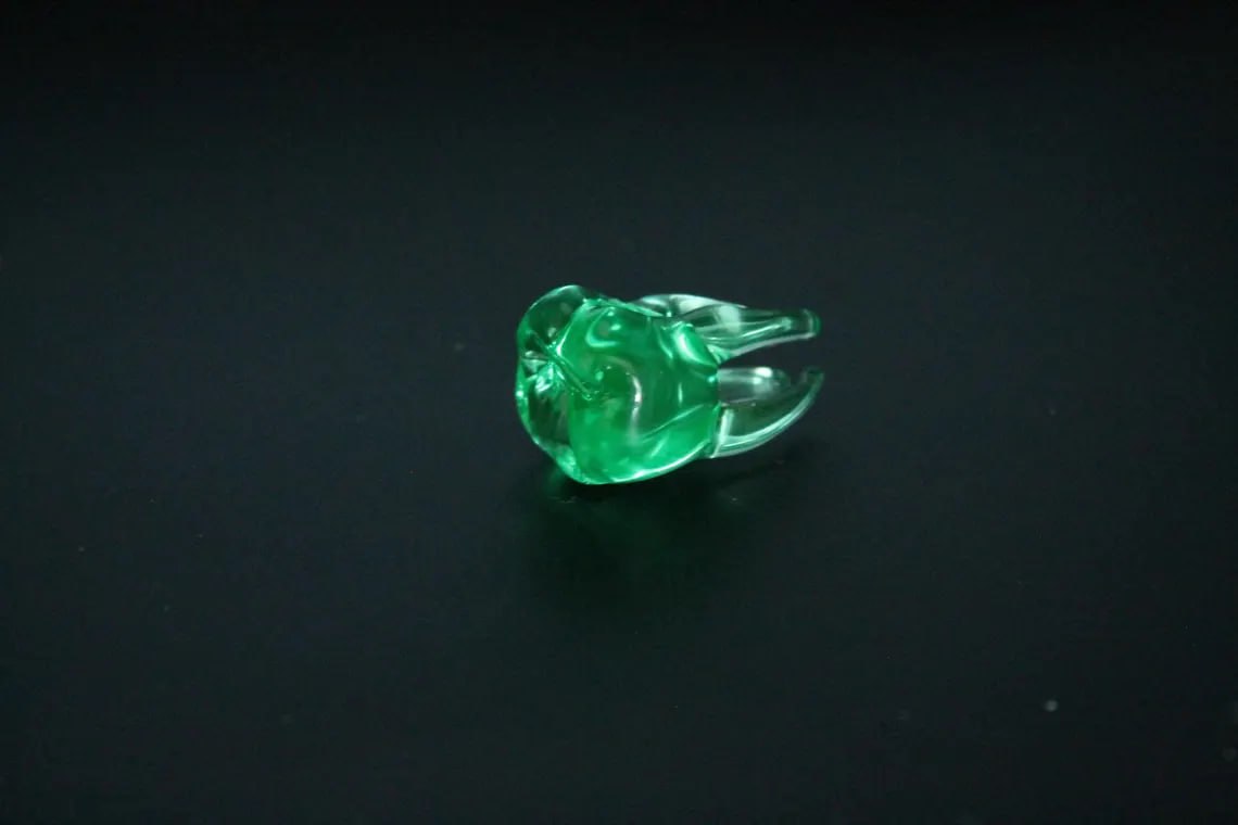 Green Uranium Glass Tooth Figurine UV Reactive Mini Glass Tooth Glow Under Black Light Handmade Dental Gift Tiny Glass Sculpture